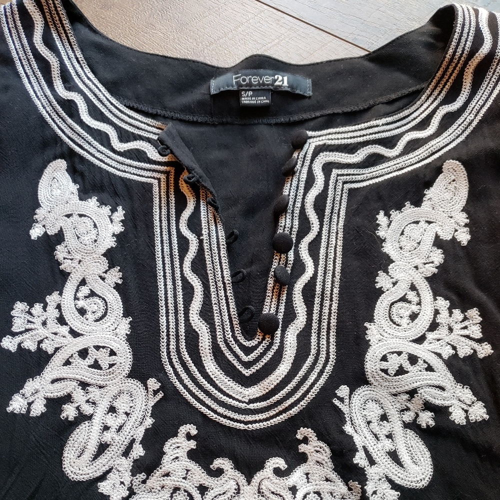 Blouse - Picture 2 of 3